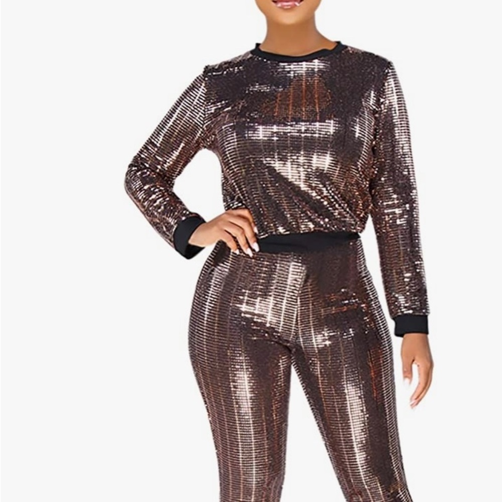 2 Piece Long Sleeved Top and Bottom Sequins Outfit